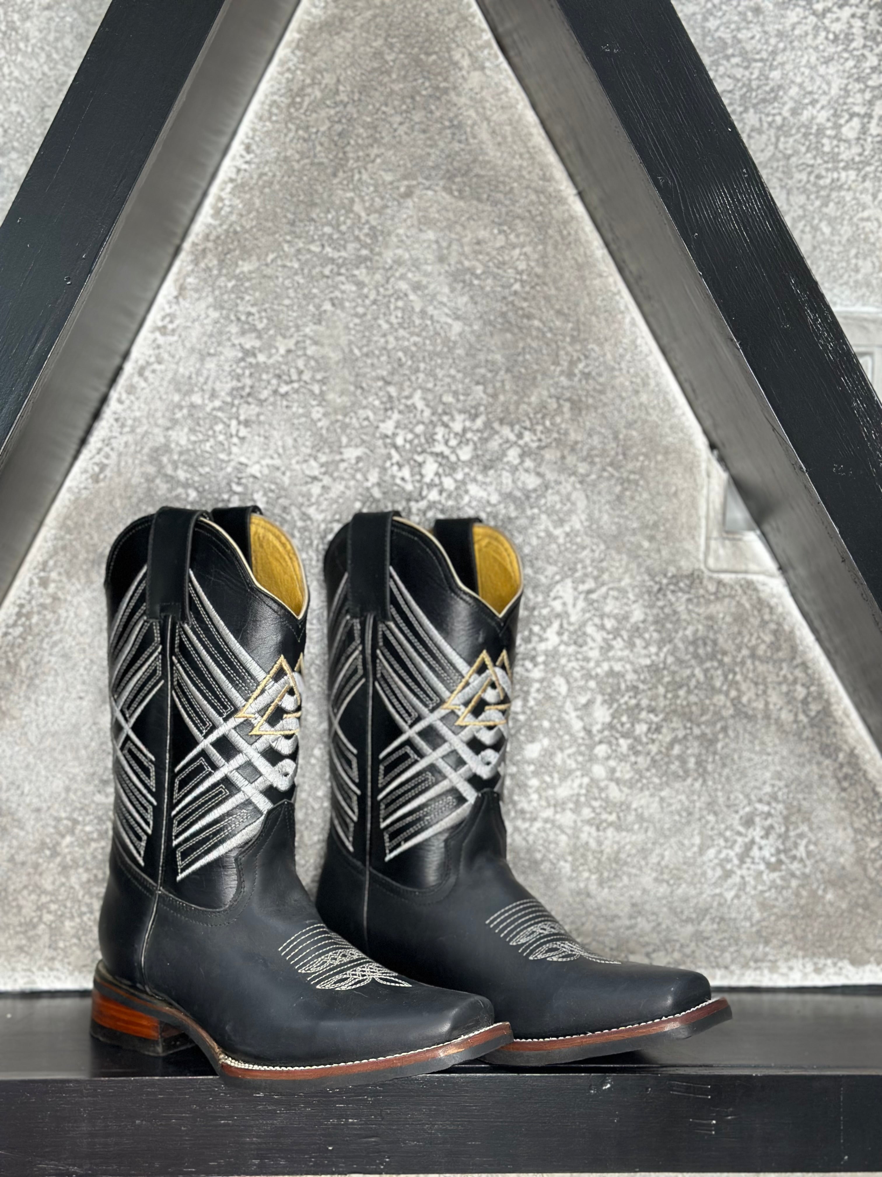 Work boot’s — handmade western boots by Cuadra Piedreros