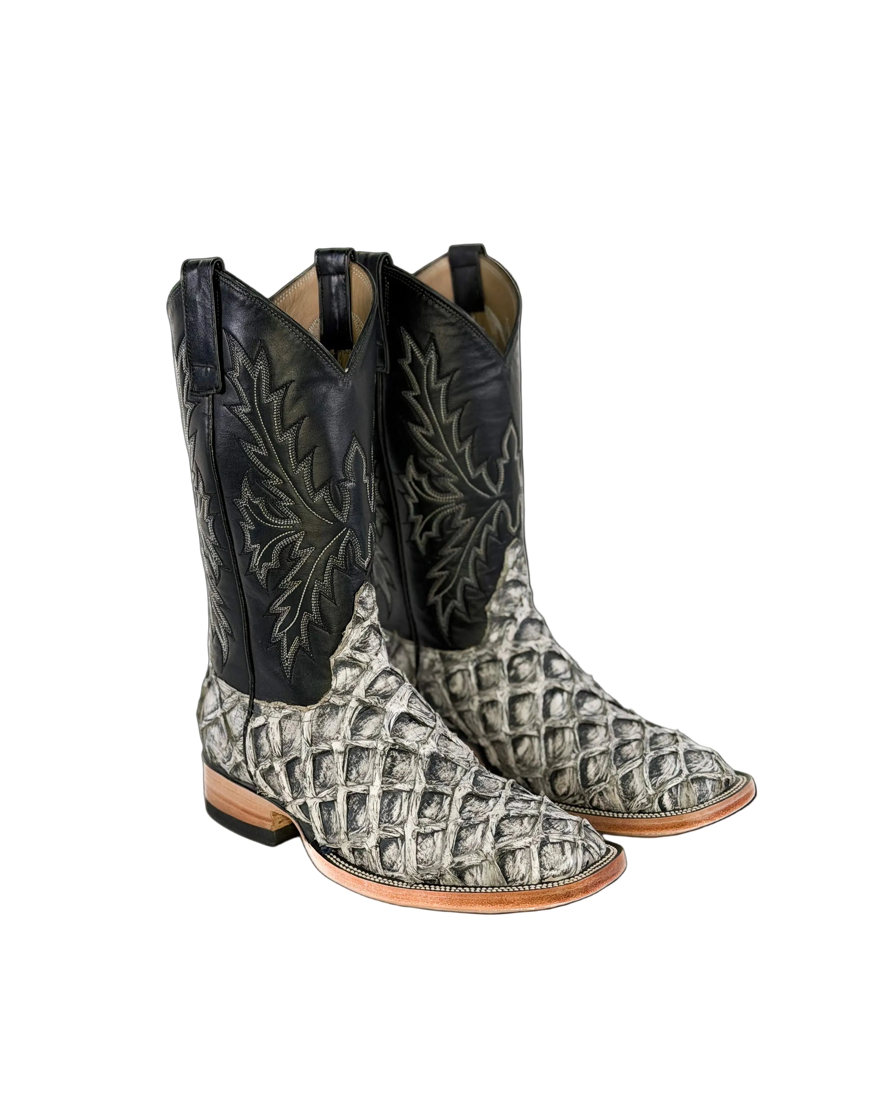 Pirarucu Fish-Web Gray Boots — leather detail of handmade pirarucu boots