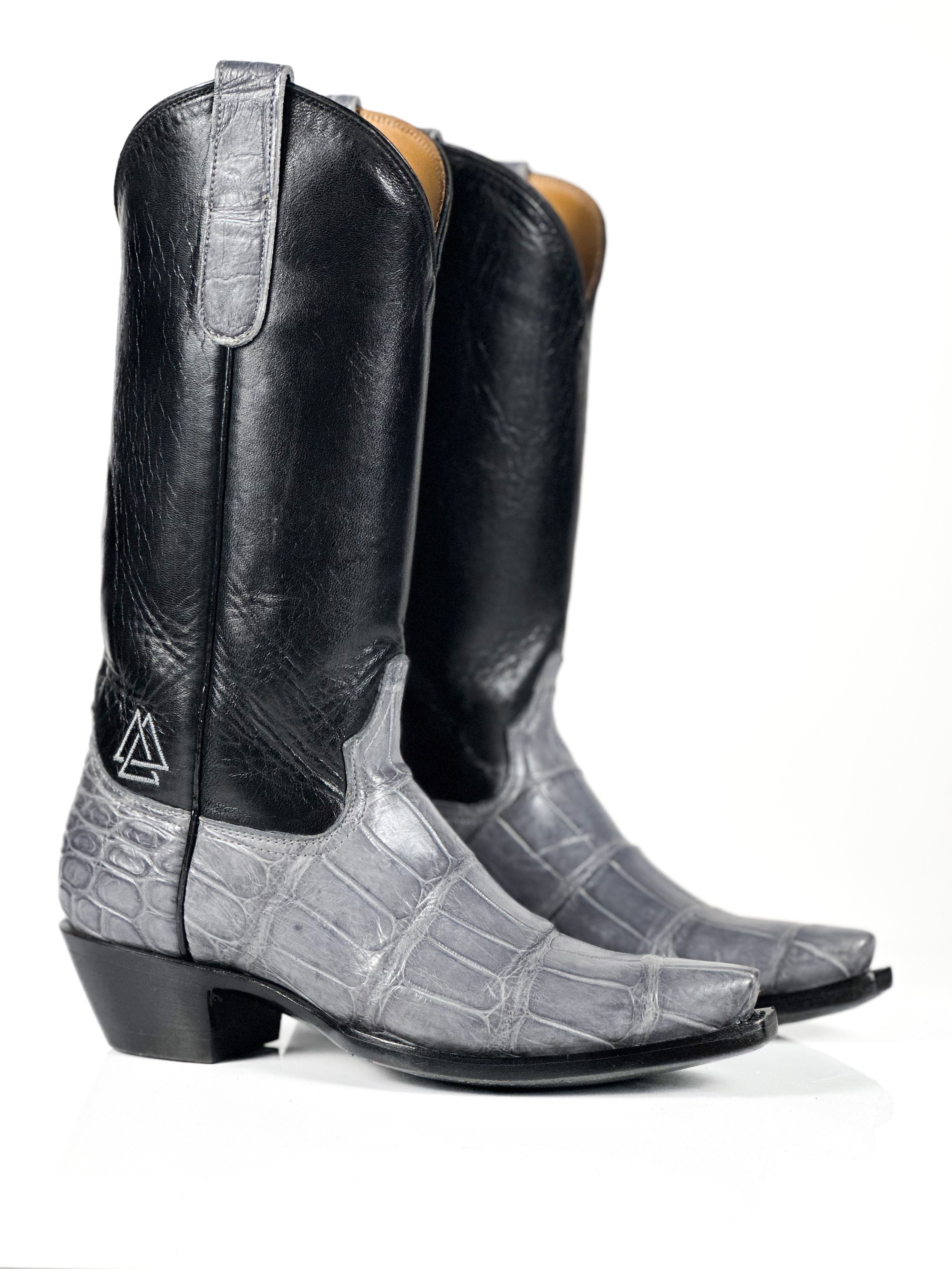 Silver Gator Boots — handmade alligator boots by Cuadra Piedreros
