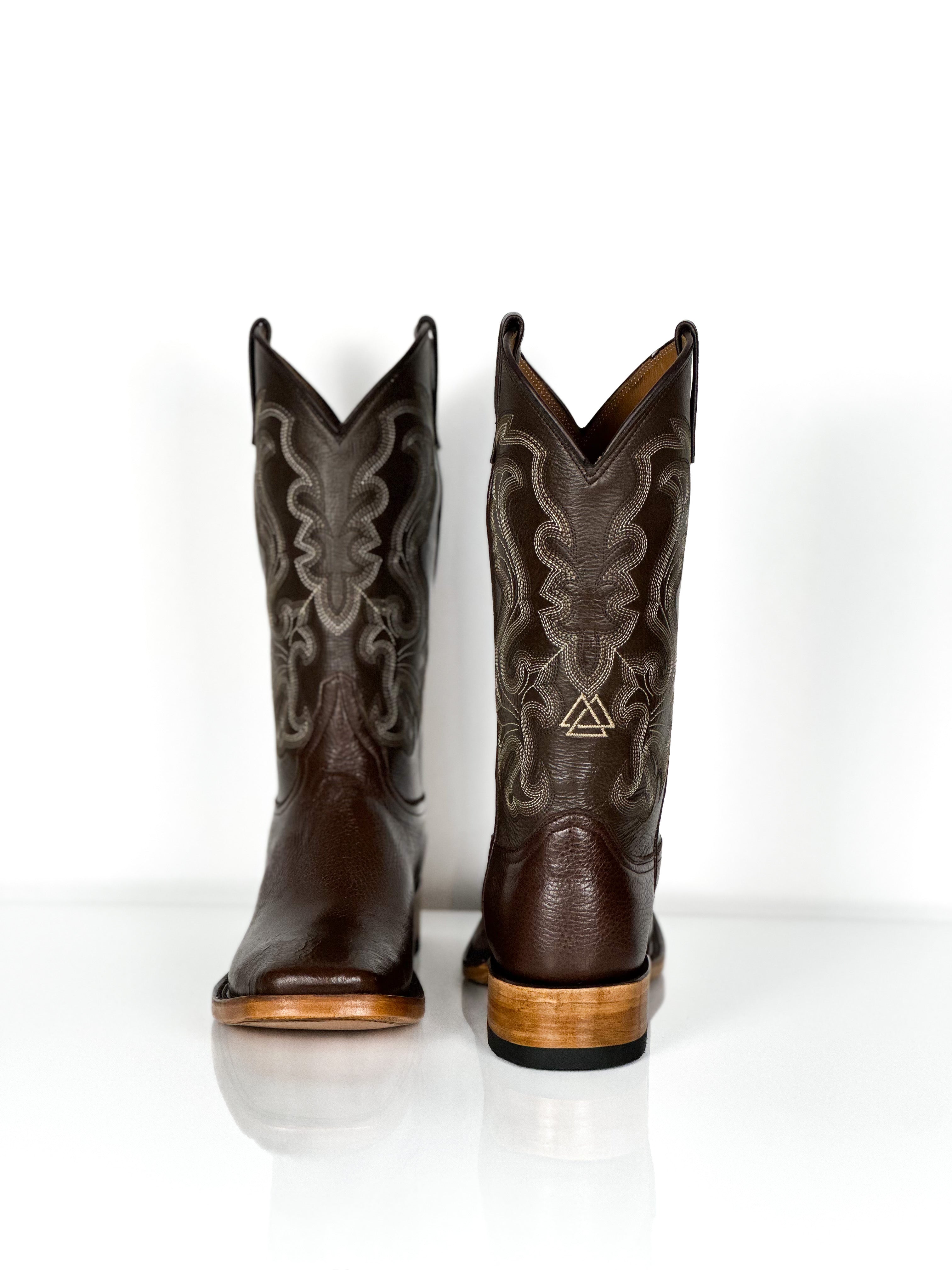 Men's Deer- Guinda — angled view