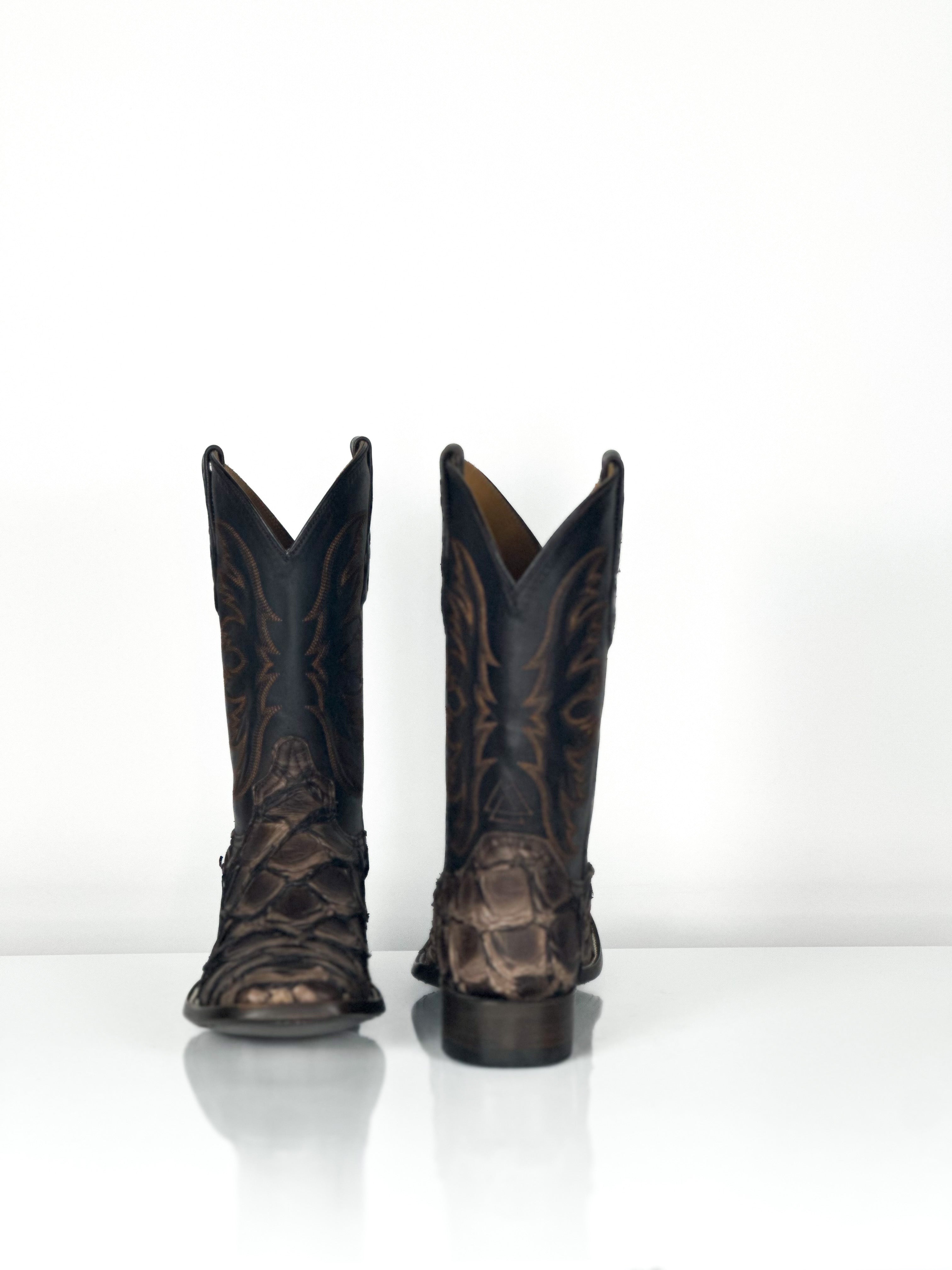 Botas de hombre con pez alado