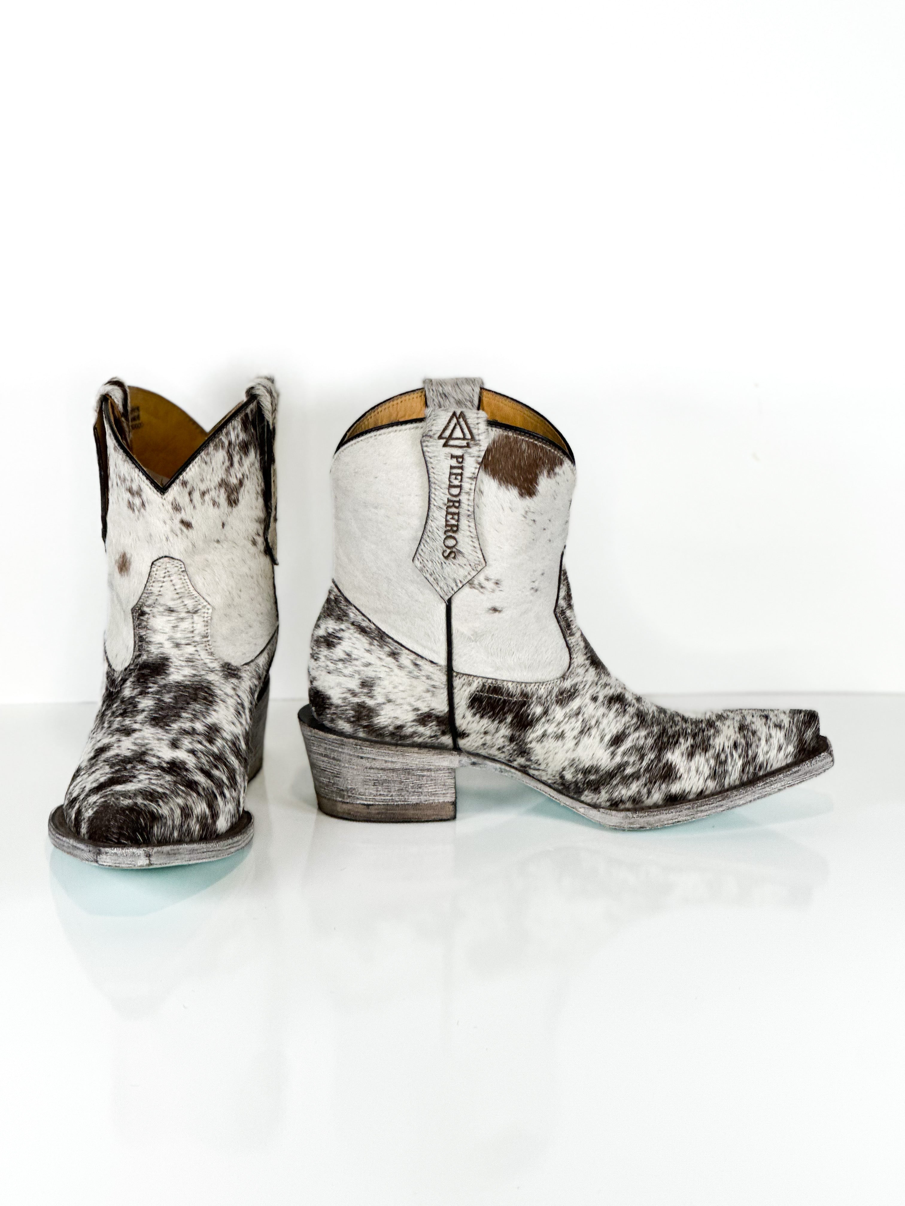 Azeri hick Cowhide — angled view