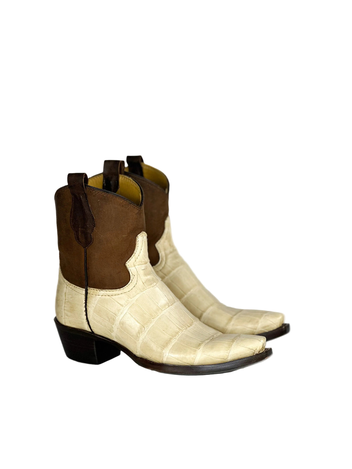 Gator Ivoryhusk Boots — handmade alligator boots by Cuadra Piedreros