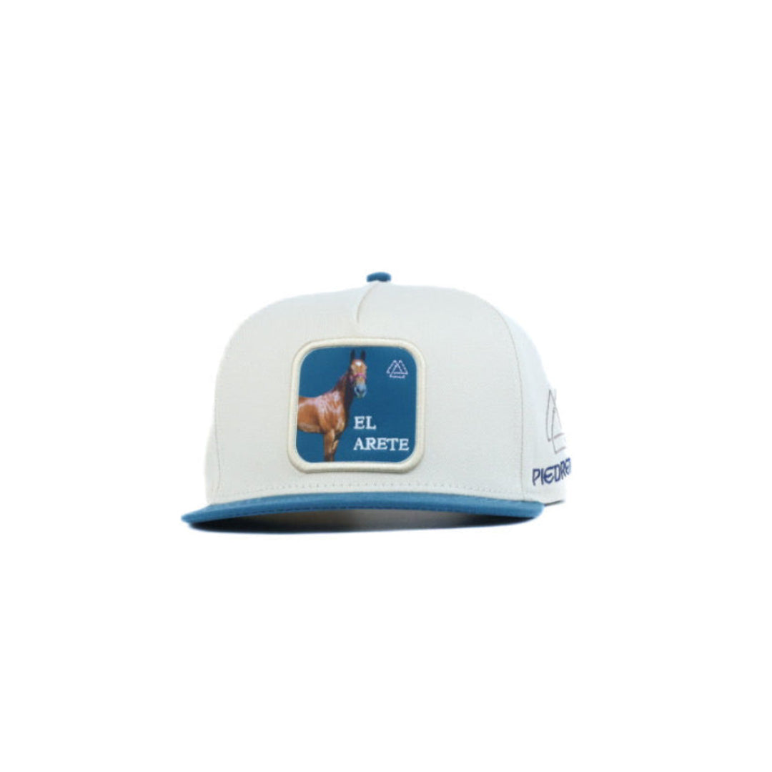 Snapback cap with piedreros horse and side logos