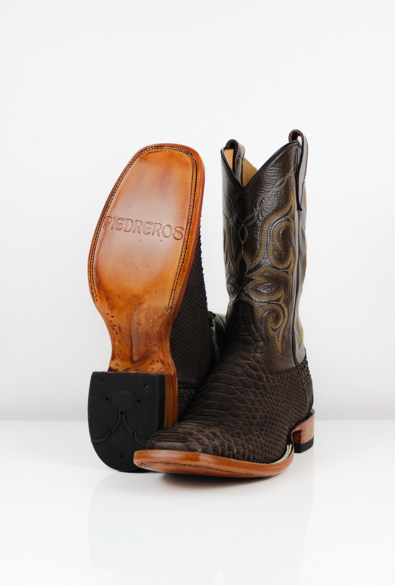 Alydar-Python — side view
