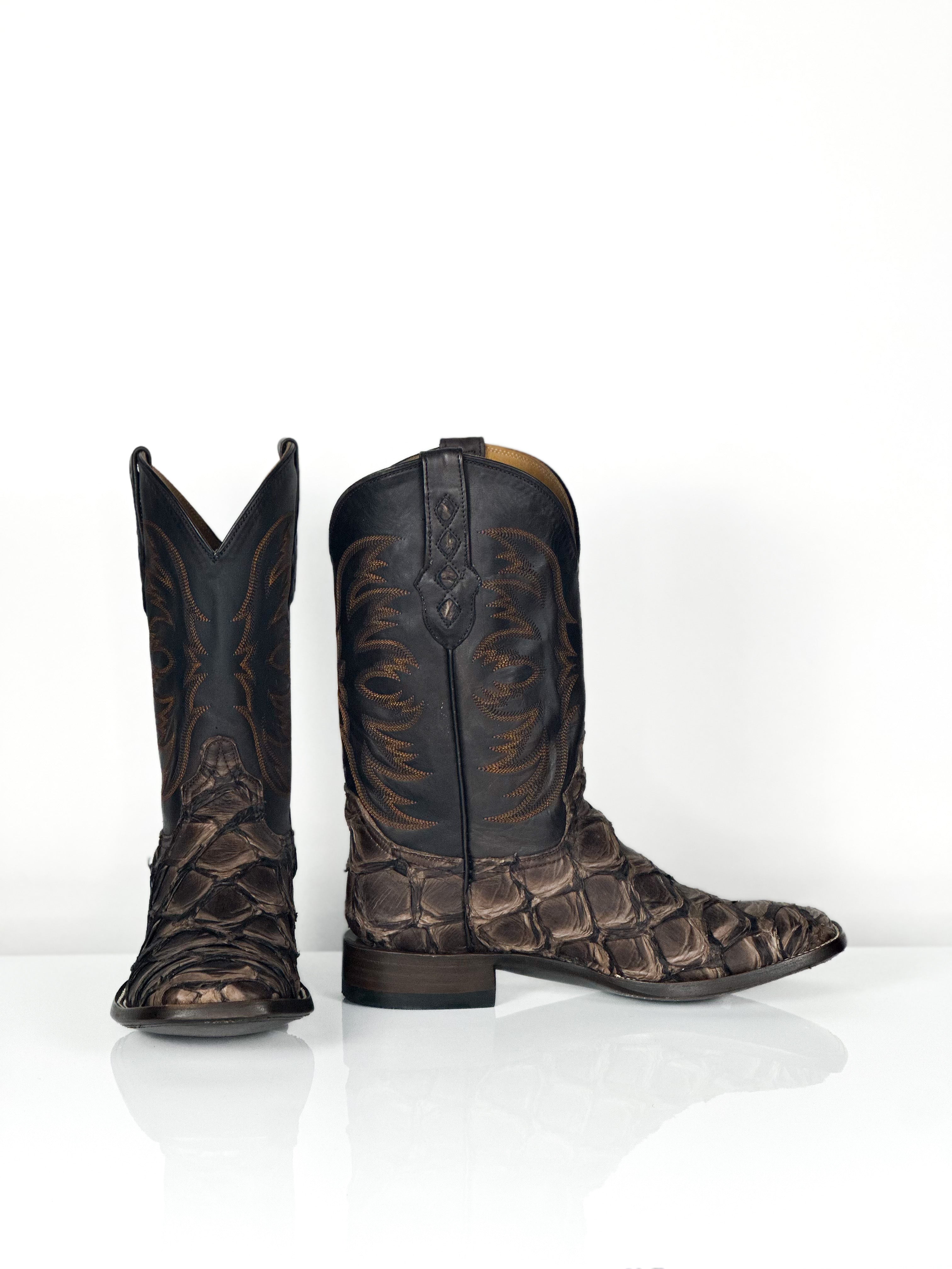 Botas de hombre con pez alado
