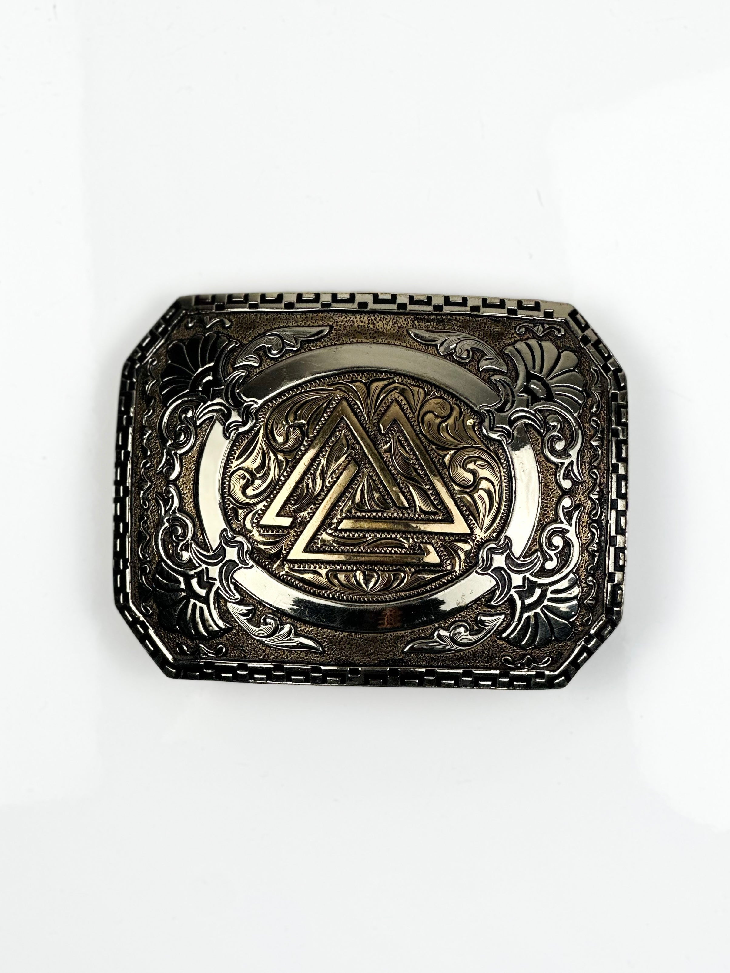 SHELL BUCKLE — side view
