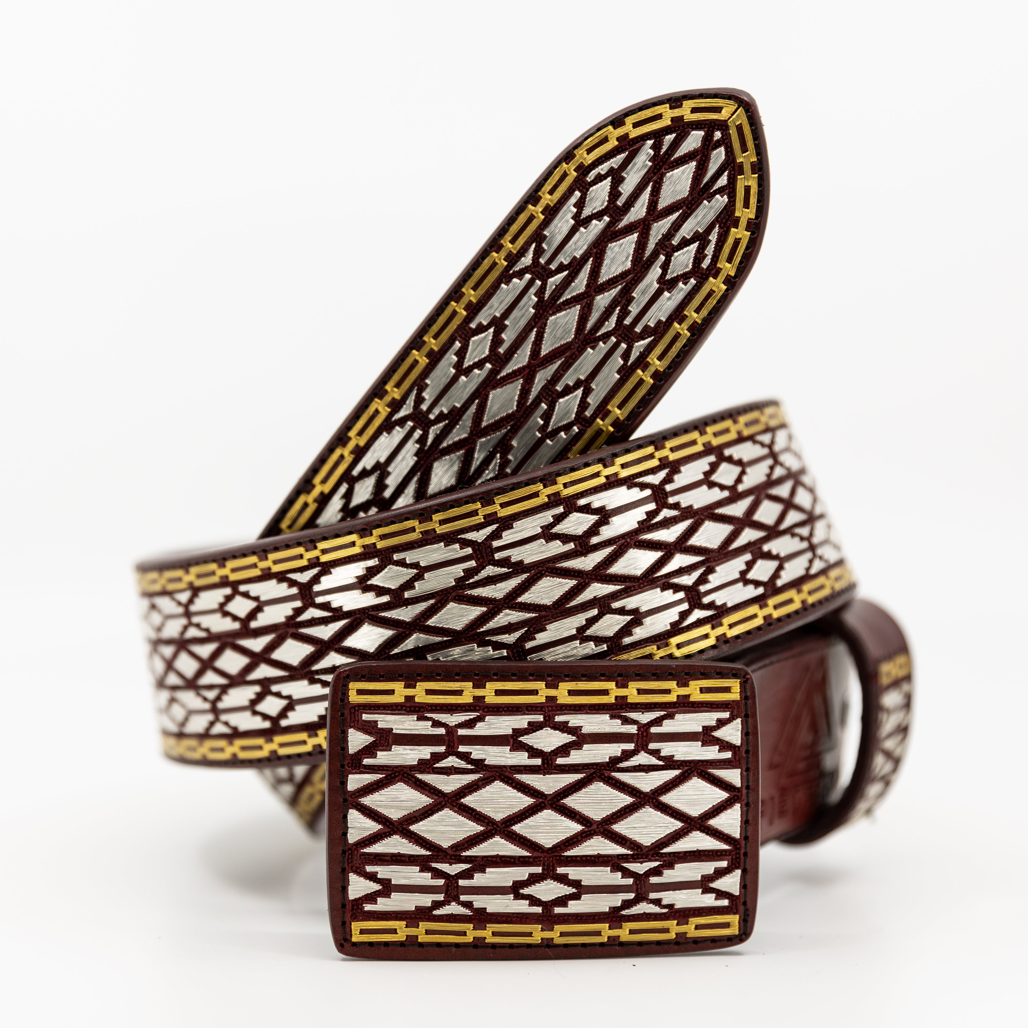 Cinto de Hilo de Plata- Marron — handcrafted leather belt by Cuadra Piedreros