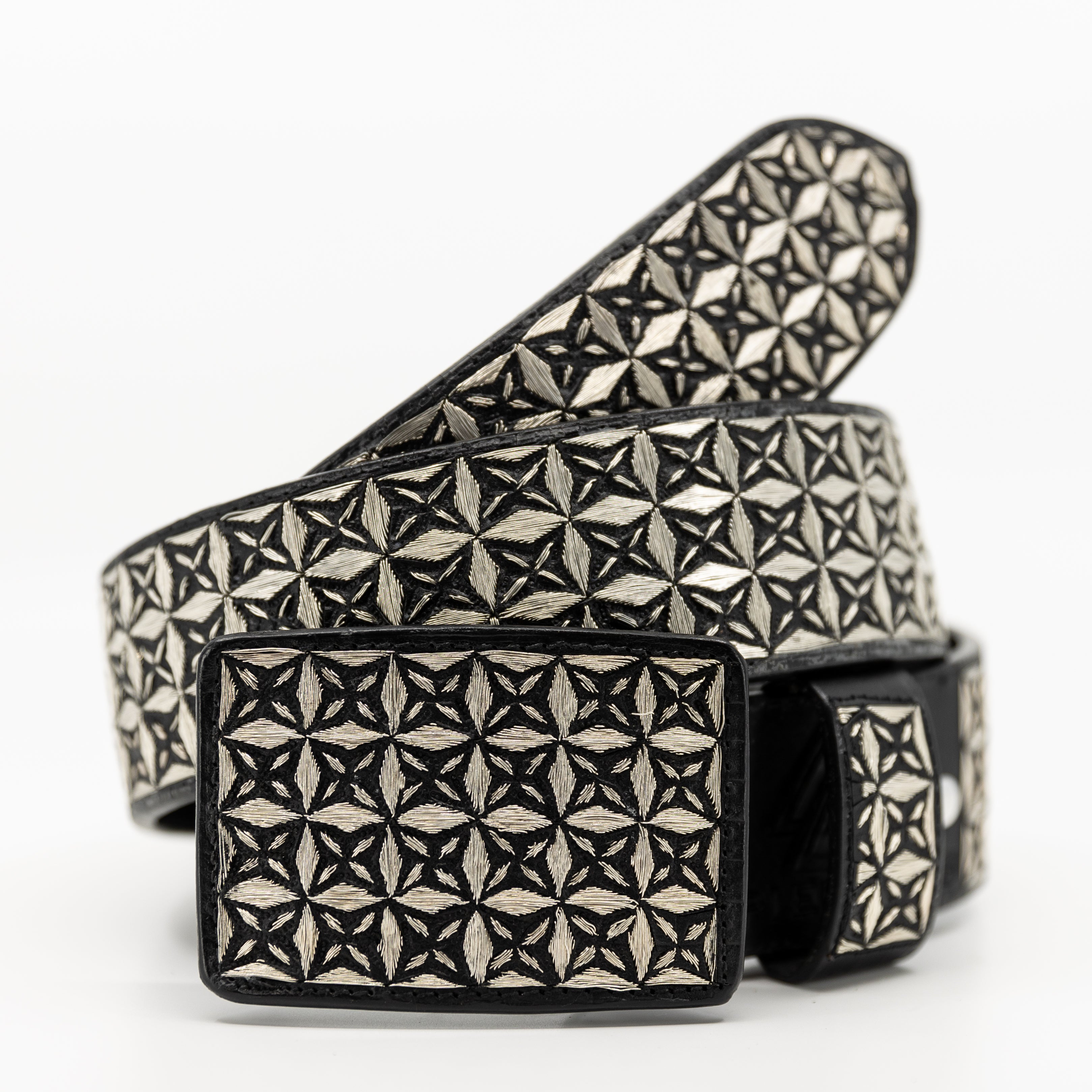 Cinto de Hilo de Plata- Galaxy — handcrafted leather belt by Cuadra Piedreros
