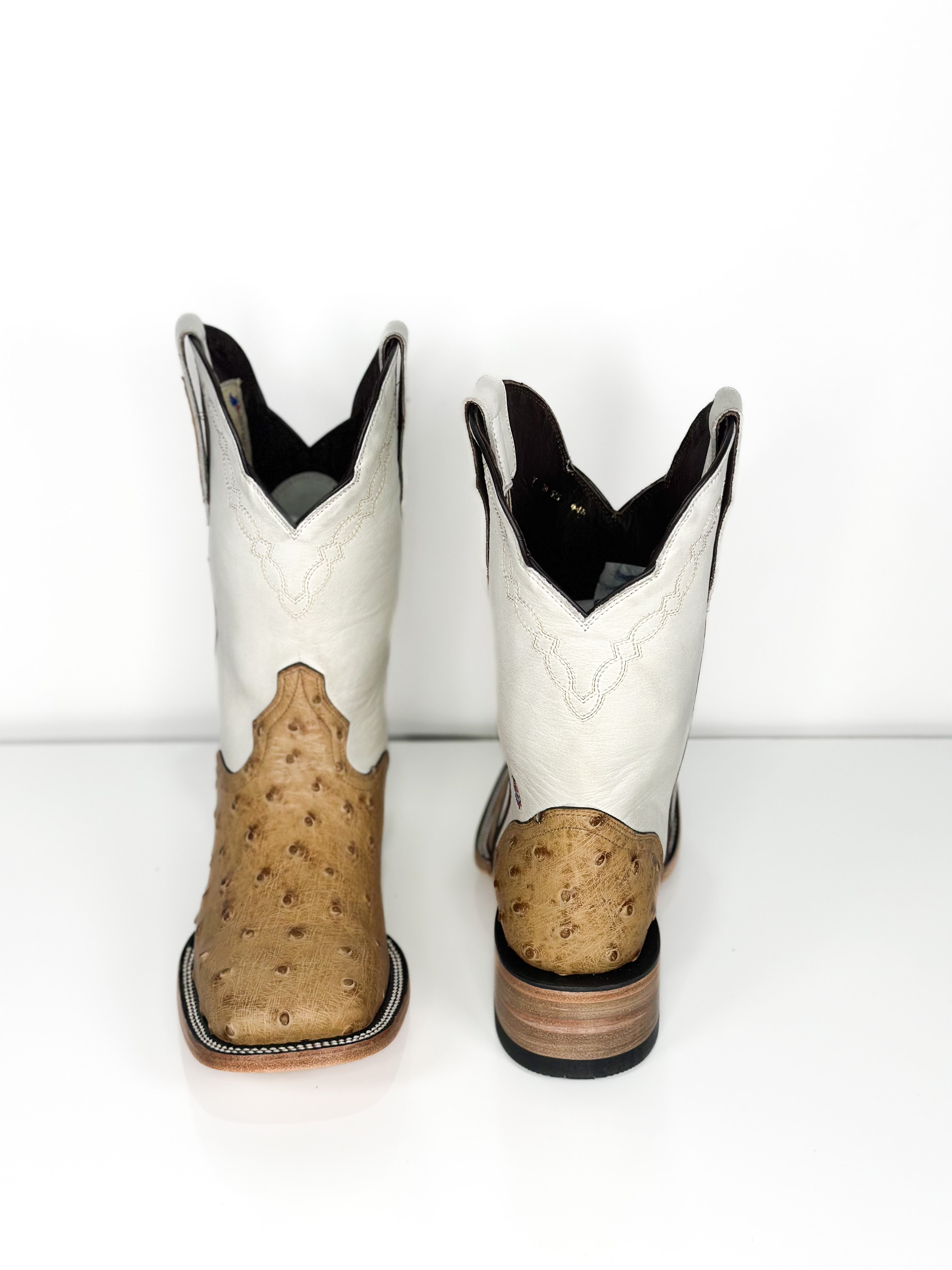 Pájaro loco Boot’s — angled view of handmade western boots