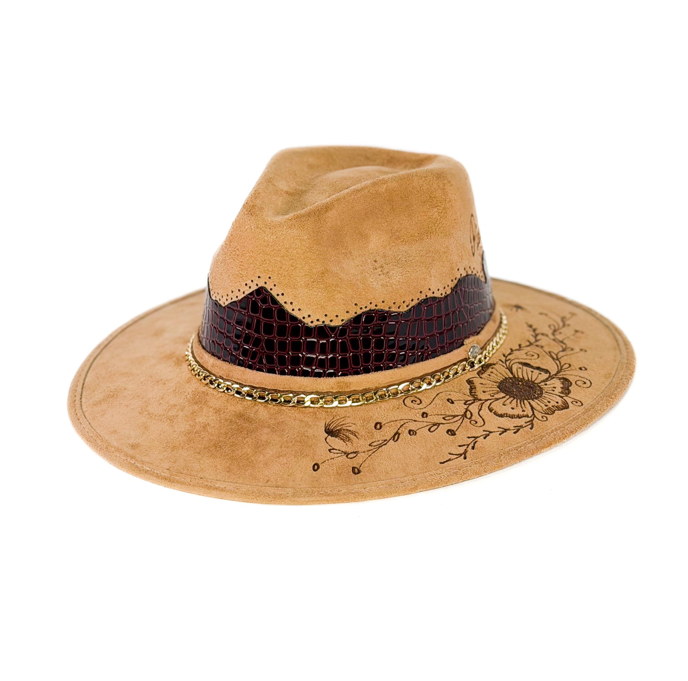 Roscoe Chains Gold Hat — Cuadra Piedreros premium cap