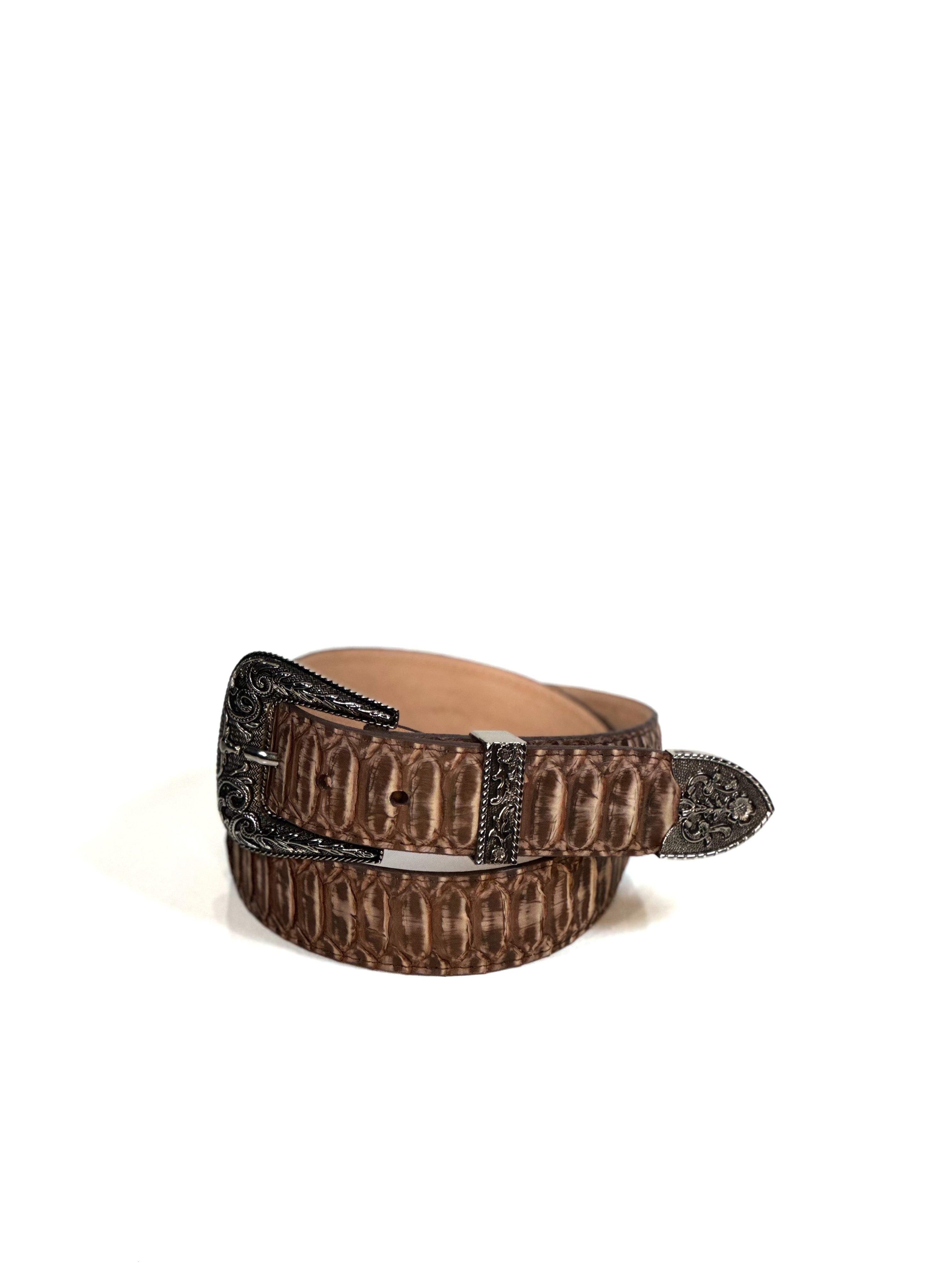 Flagstone-belt — detail shot of leather belt