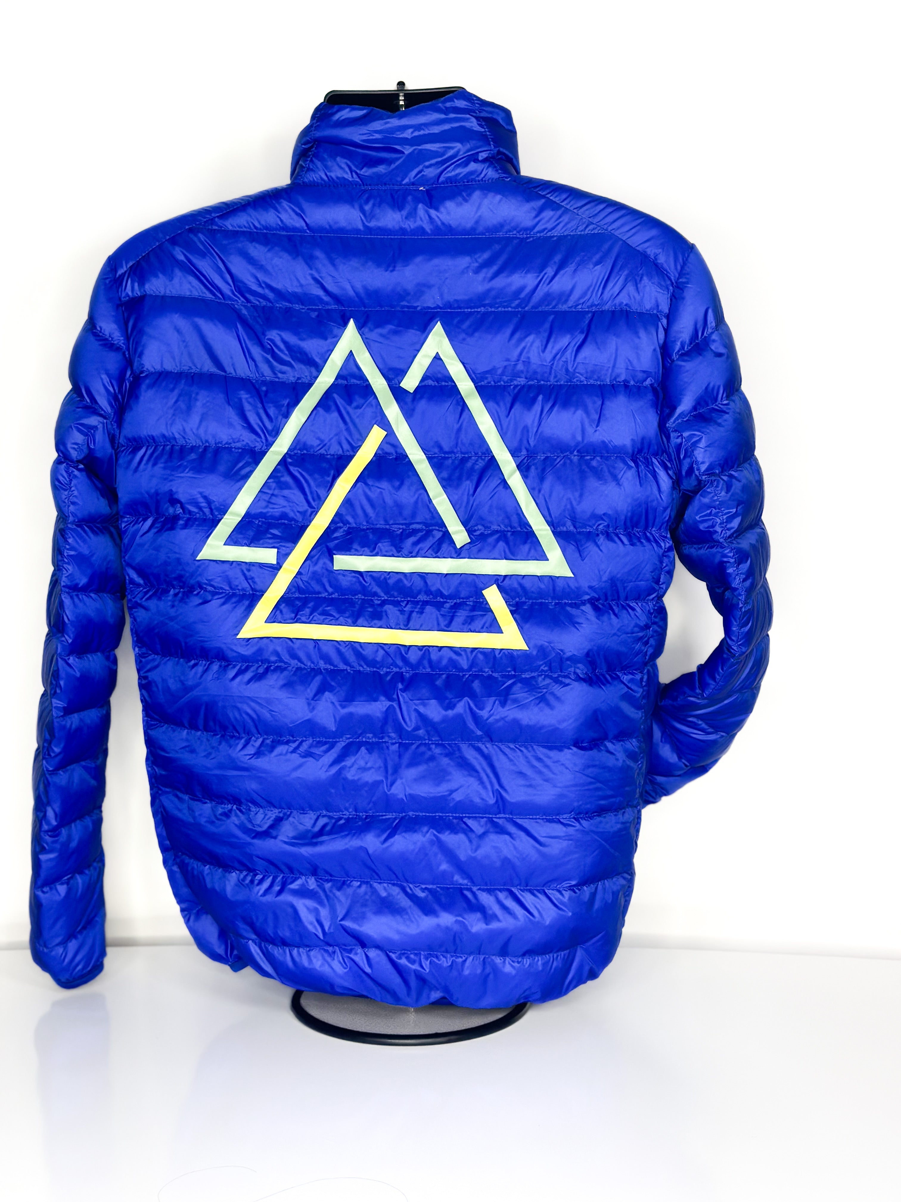 Mens Puffer Jacket — stitching detail