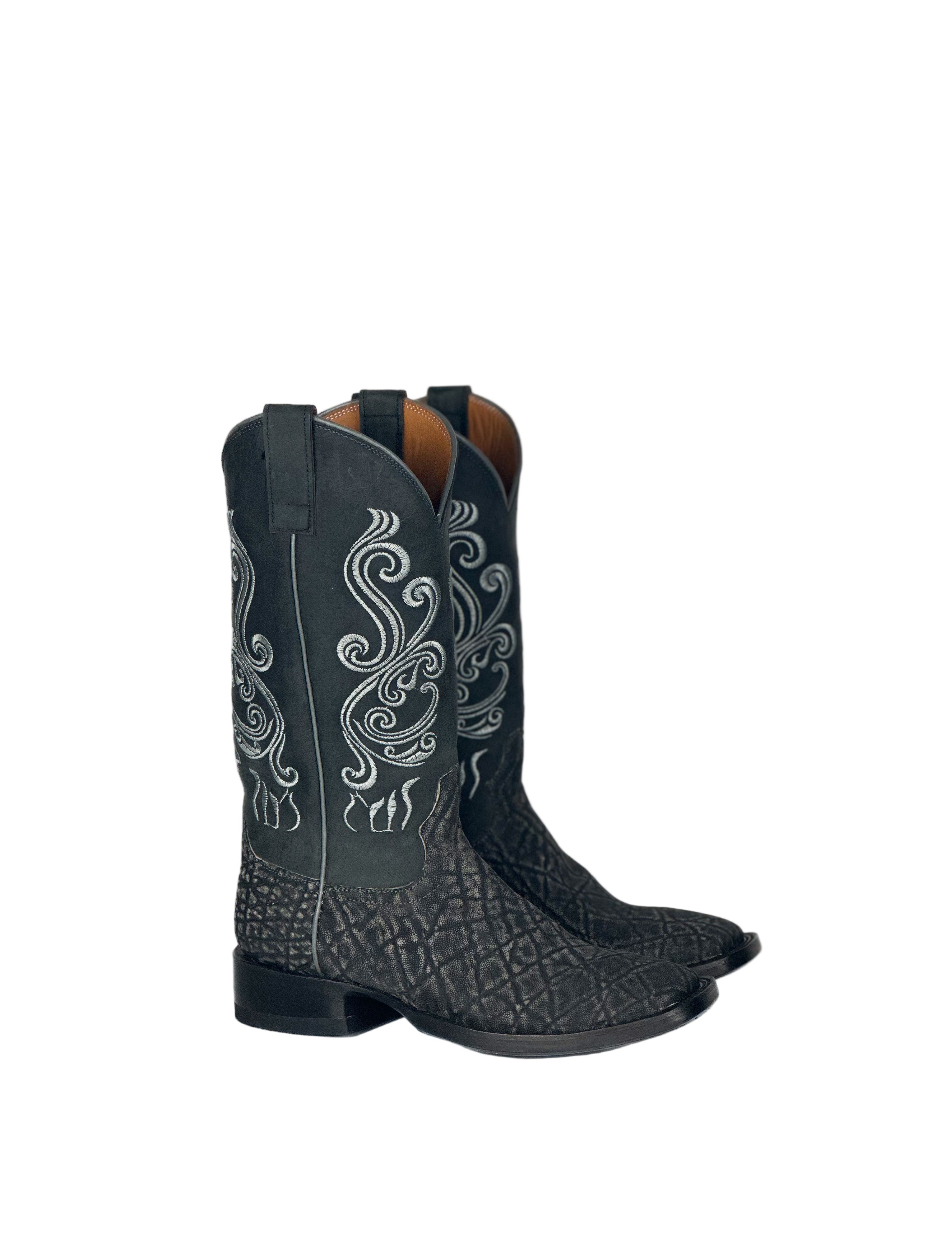 Men's- Elephant Smokey by Cuadra Piedreros