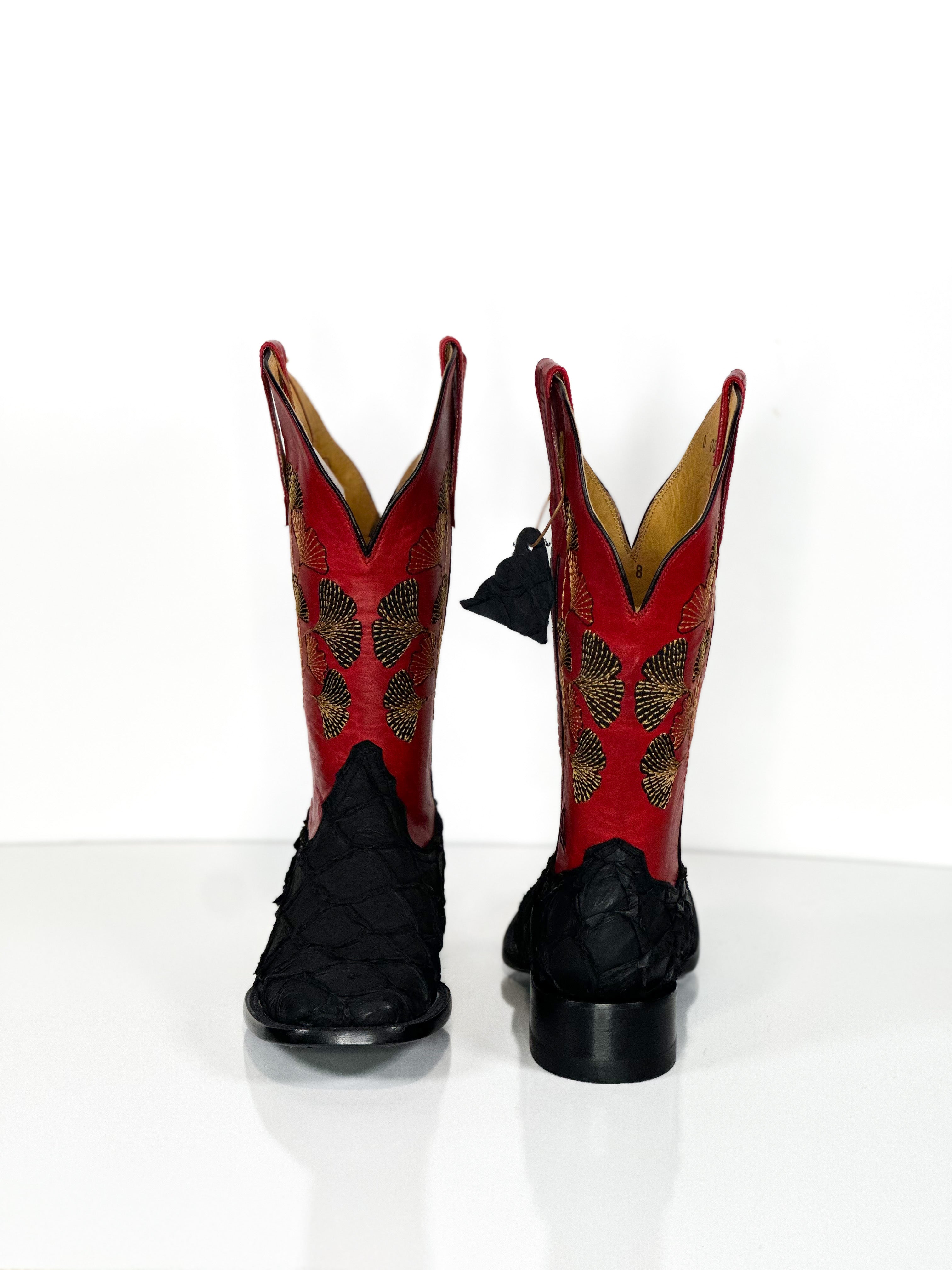 Women’ Fish- Ónix — angled view