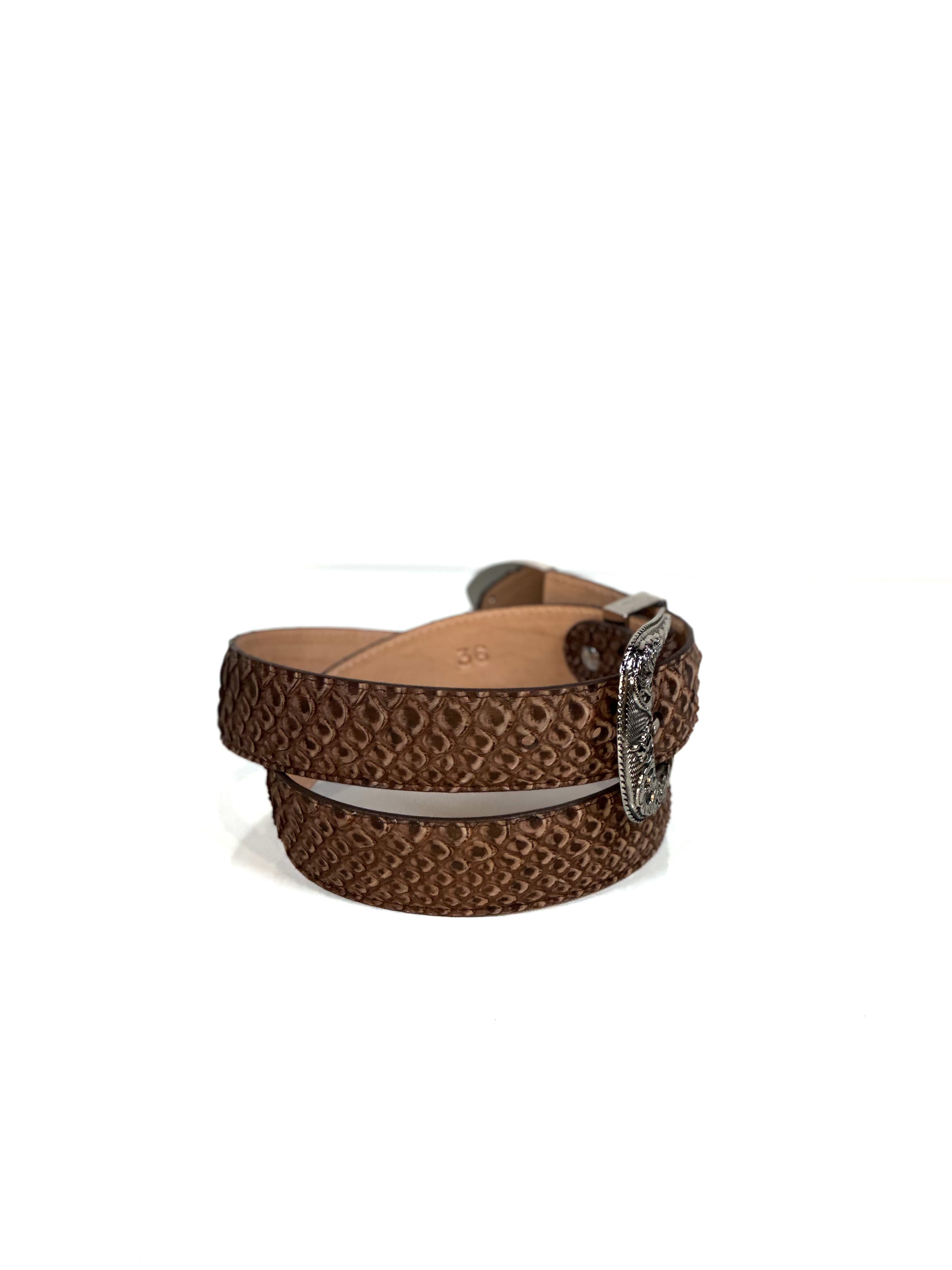 Flagstone-belt — profile view of leather belt
