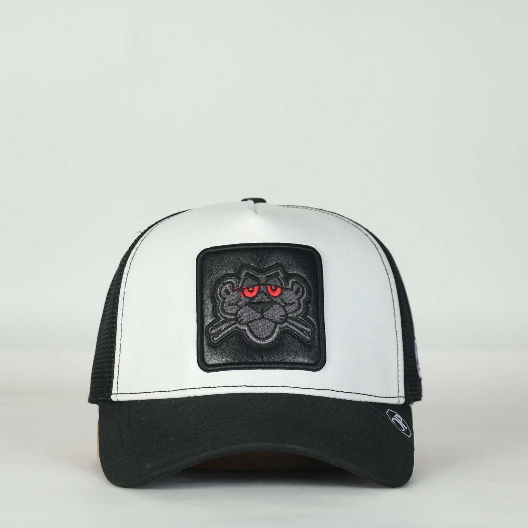 9 cap bundle — leather detail of Cuadra Piedreros cap