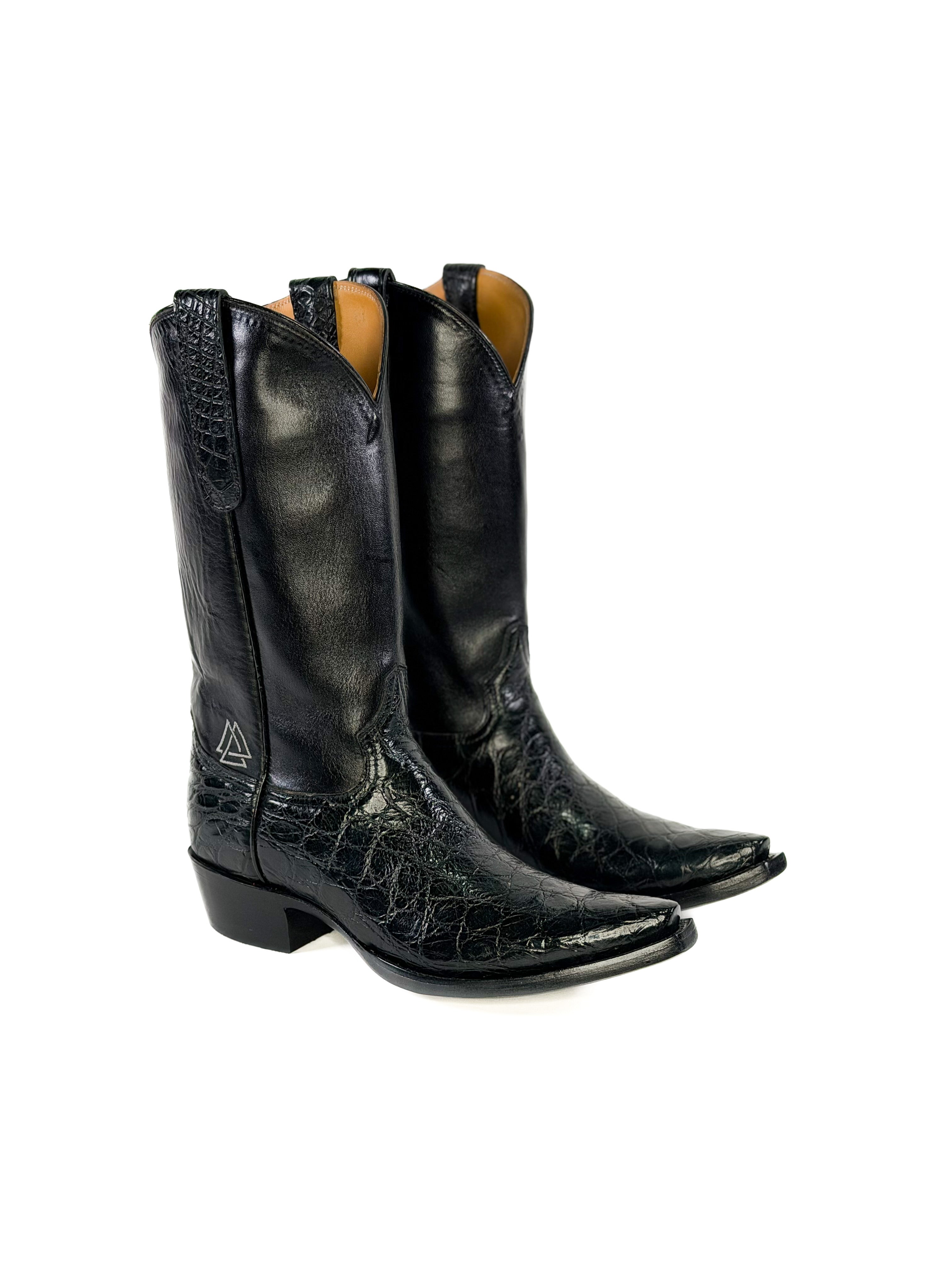 American Alligator- Outlaw by Cuadra Piedreros