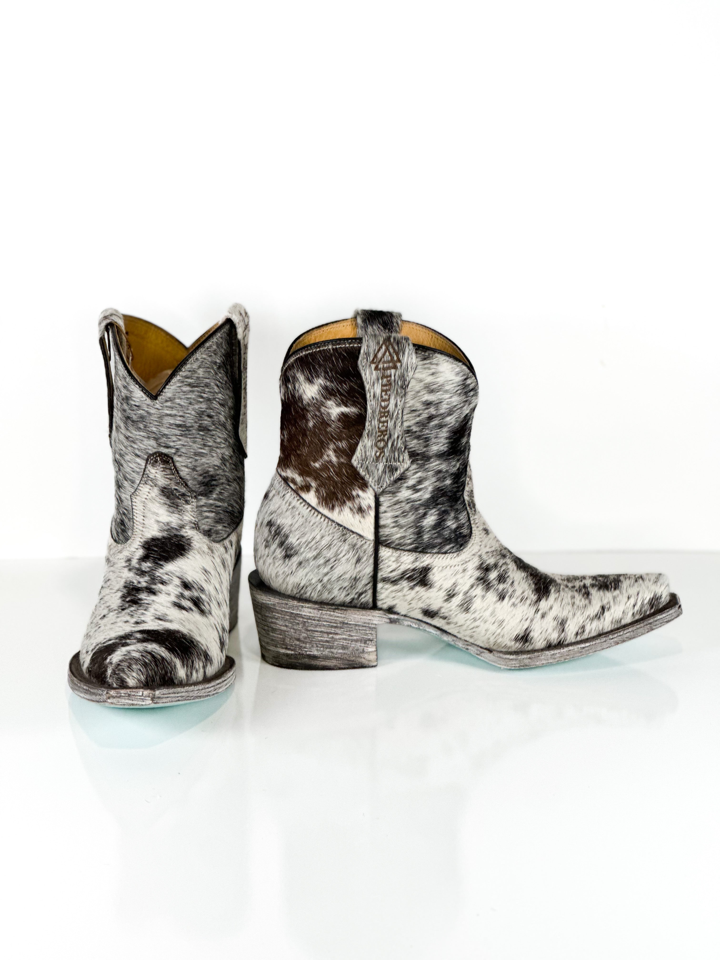 Azeri breeze cowhide — angled view