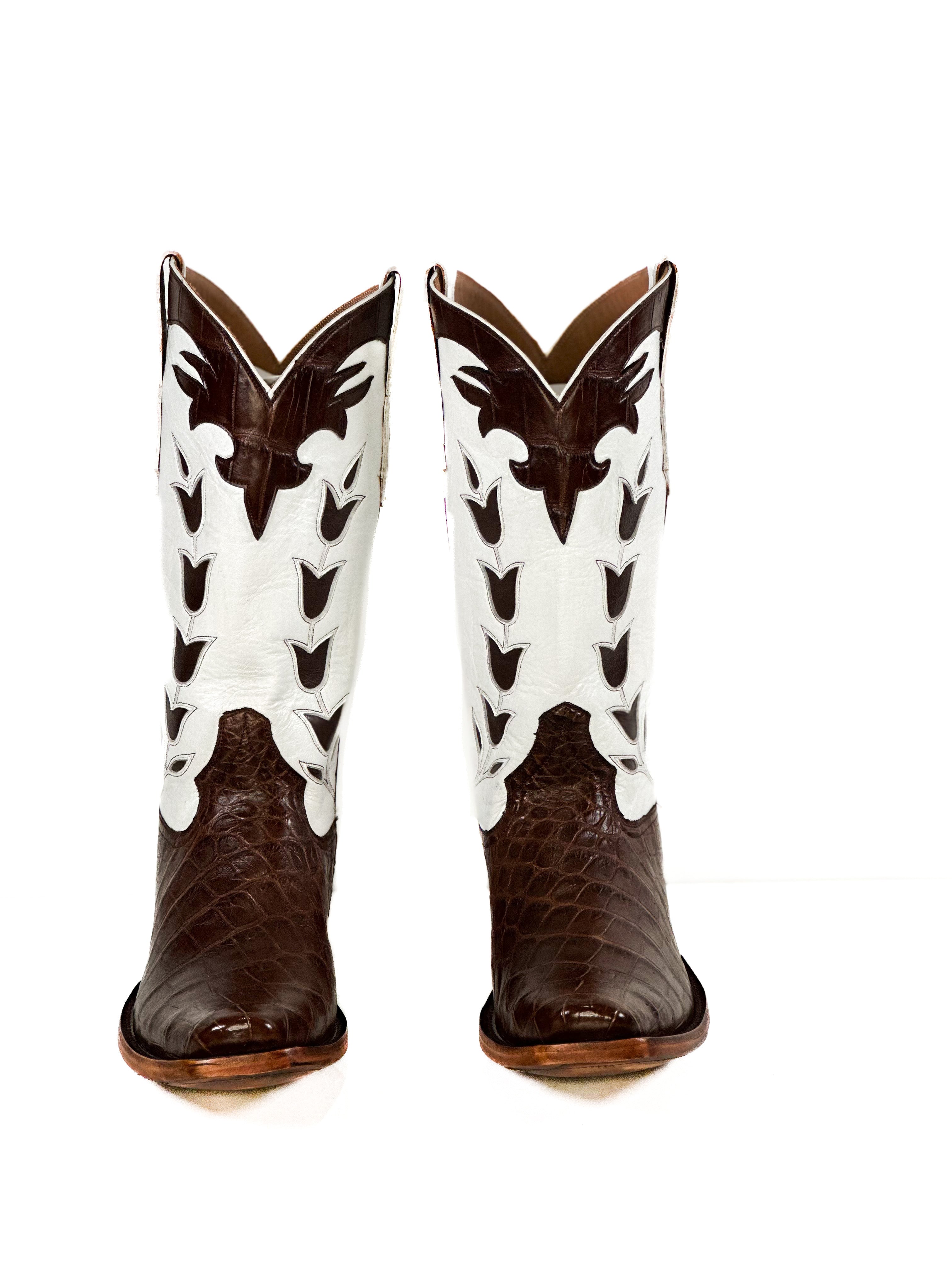 White Tulip Gator — side view