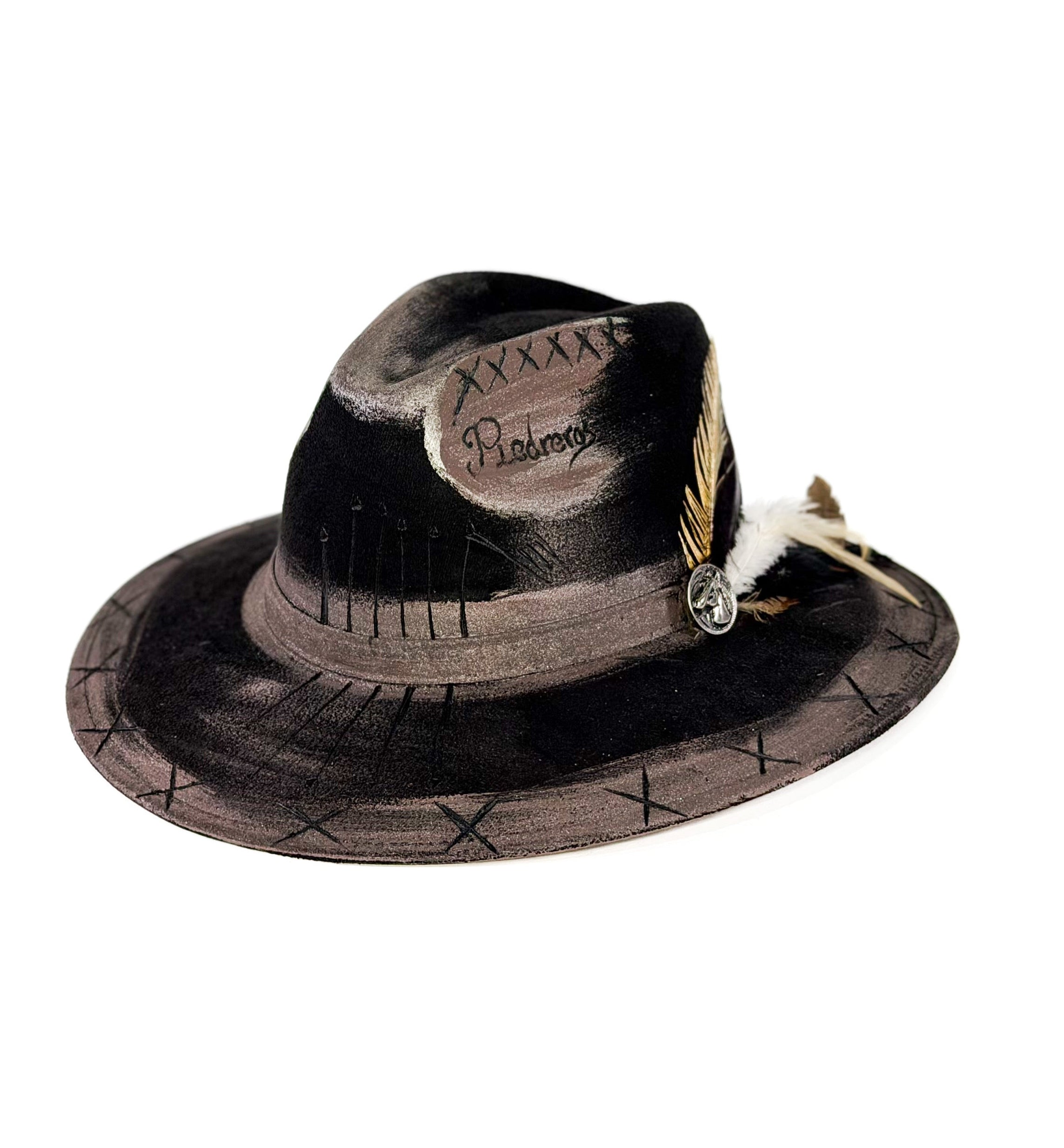 Marshal feathers Hat — side view of Cuadra Piedreros cap