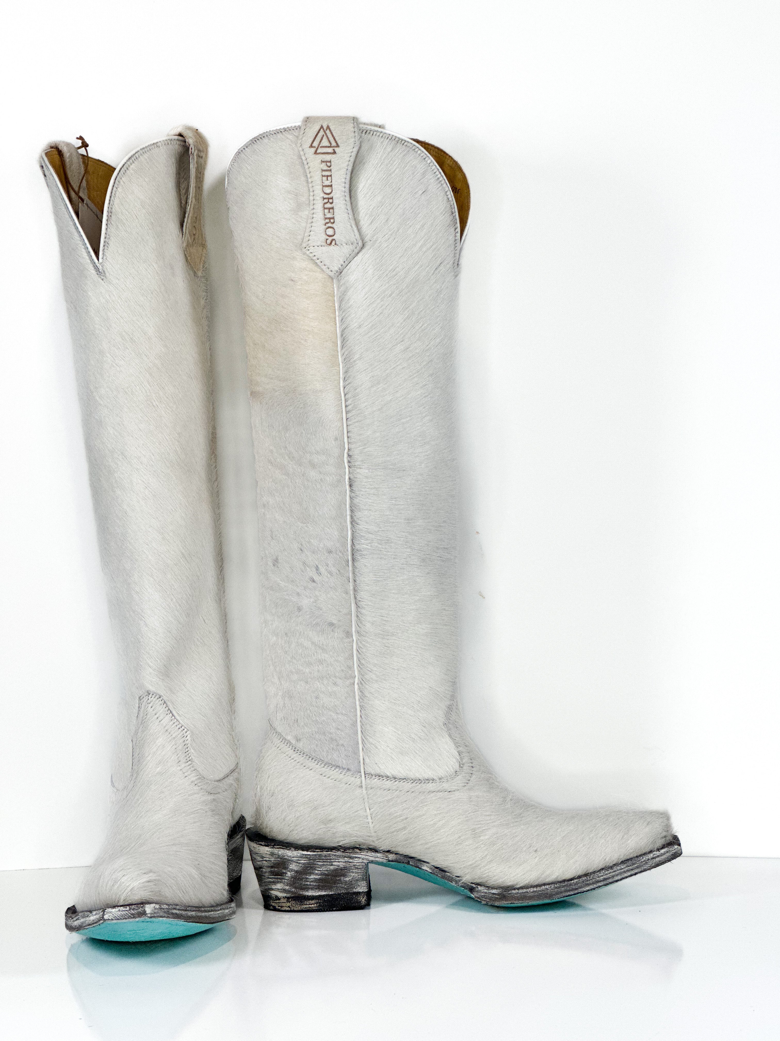 Azeri Cowhide- Snow — detail shot