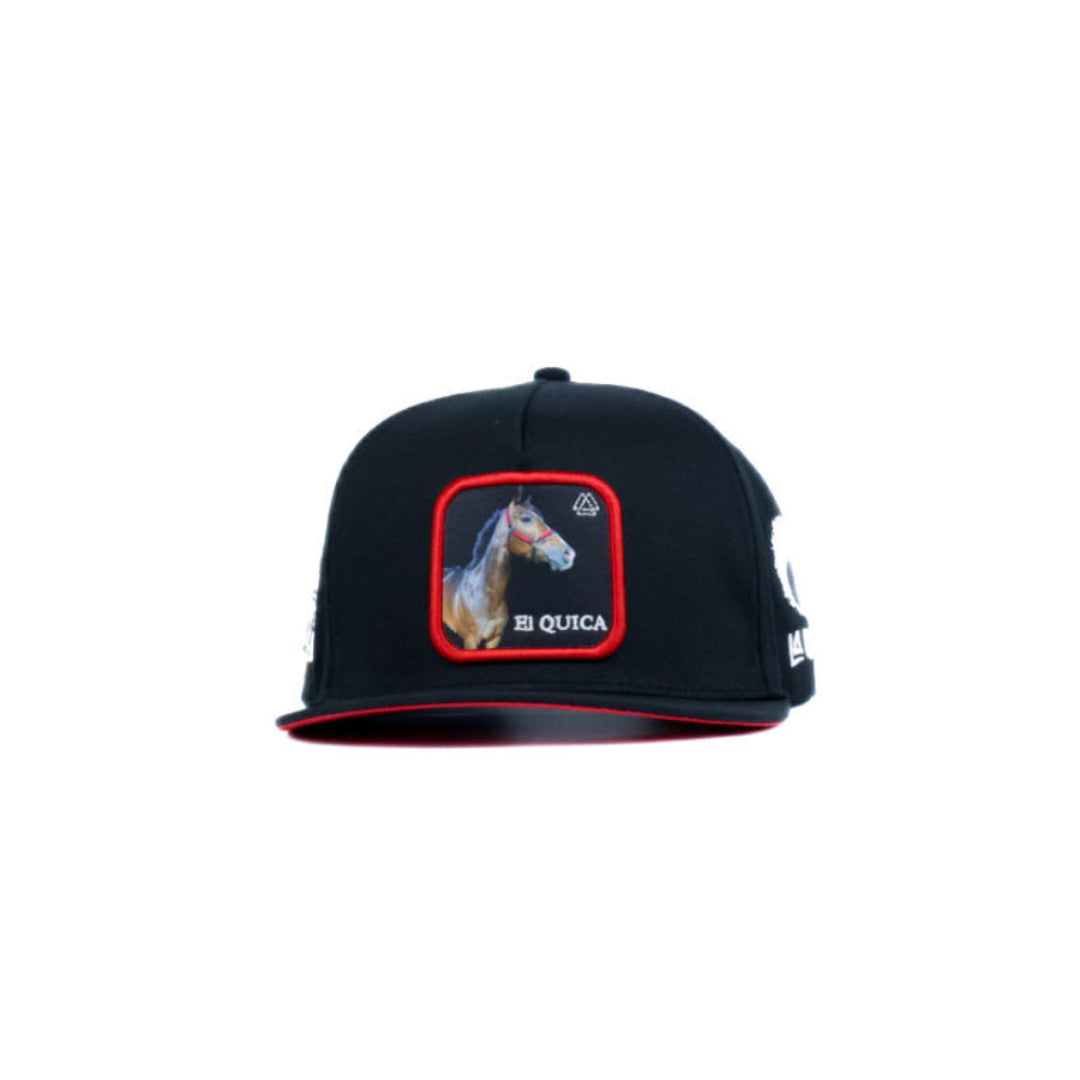 Snapback cap with piedreros horse and side logos