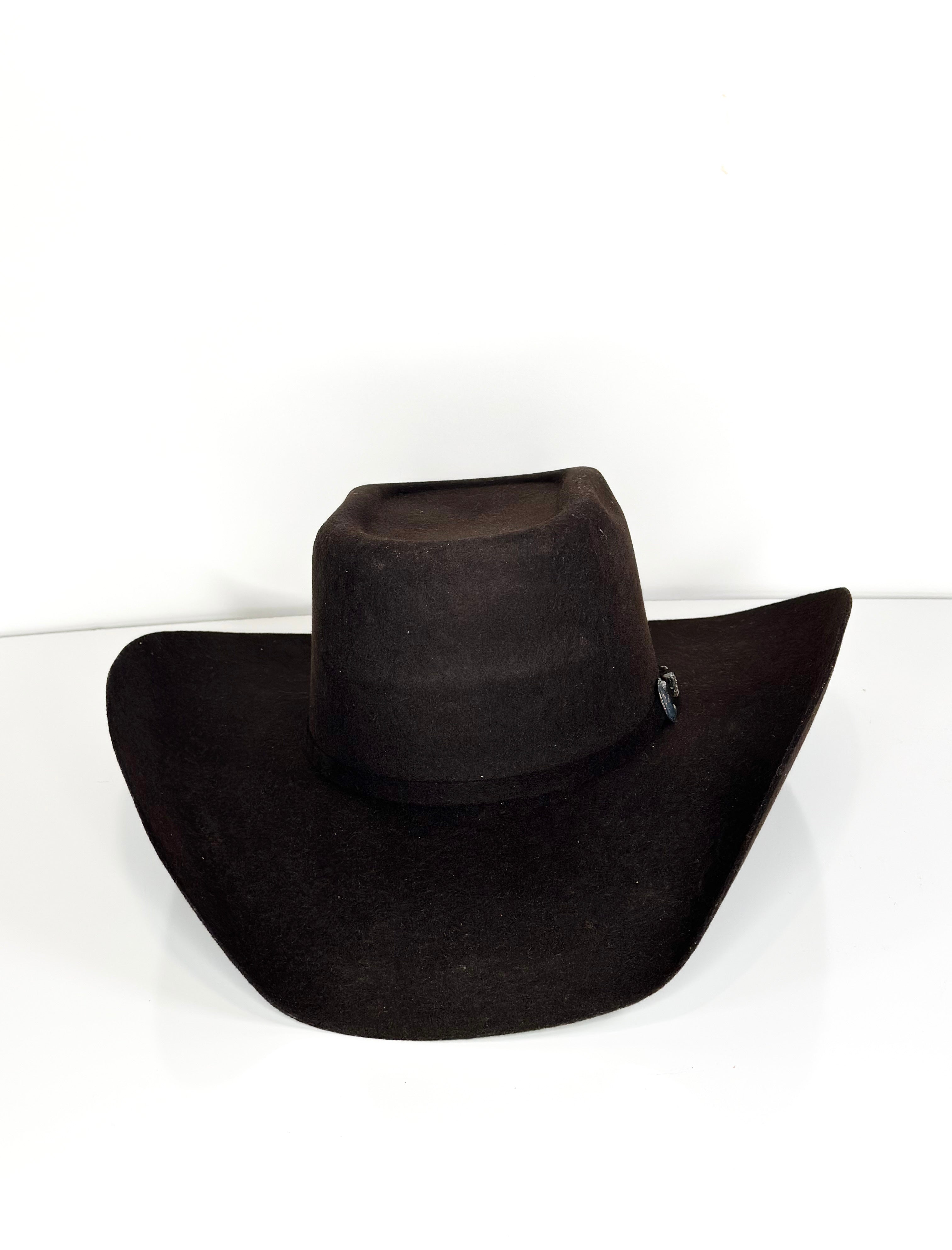 Chocolate Hat — detail shot of Cuadra Piedreros cap