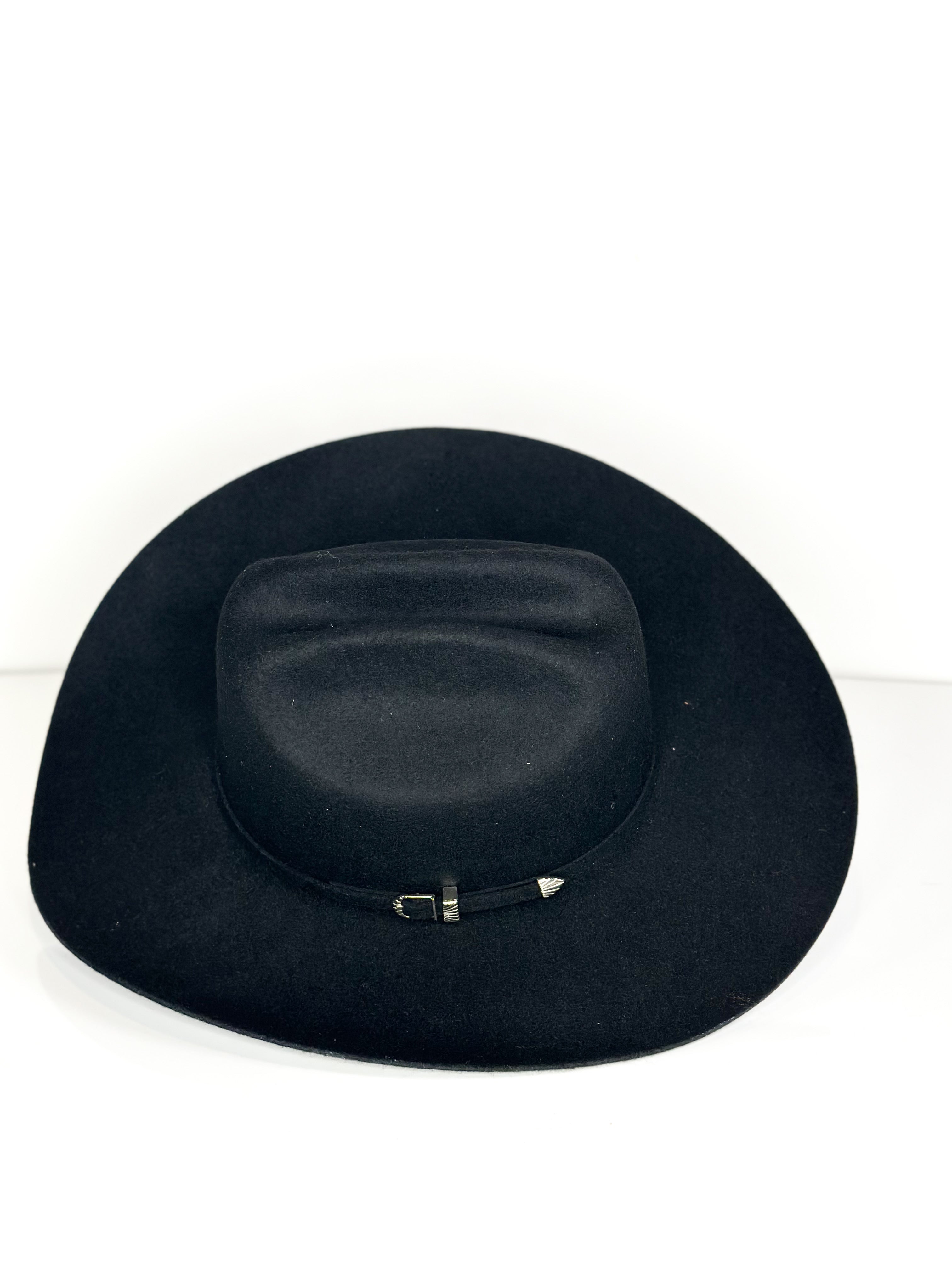 Silver Black Hat — detail shot of Cuadra Piedreros cap