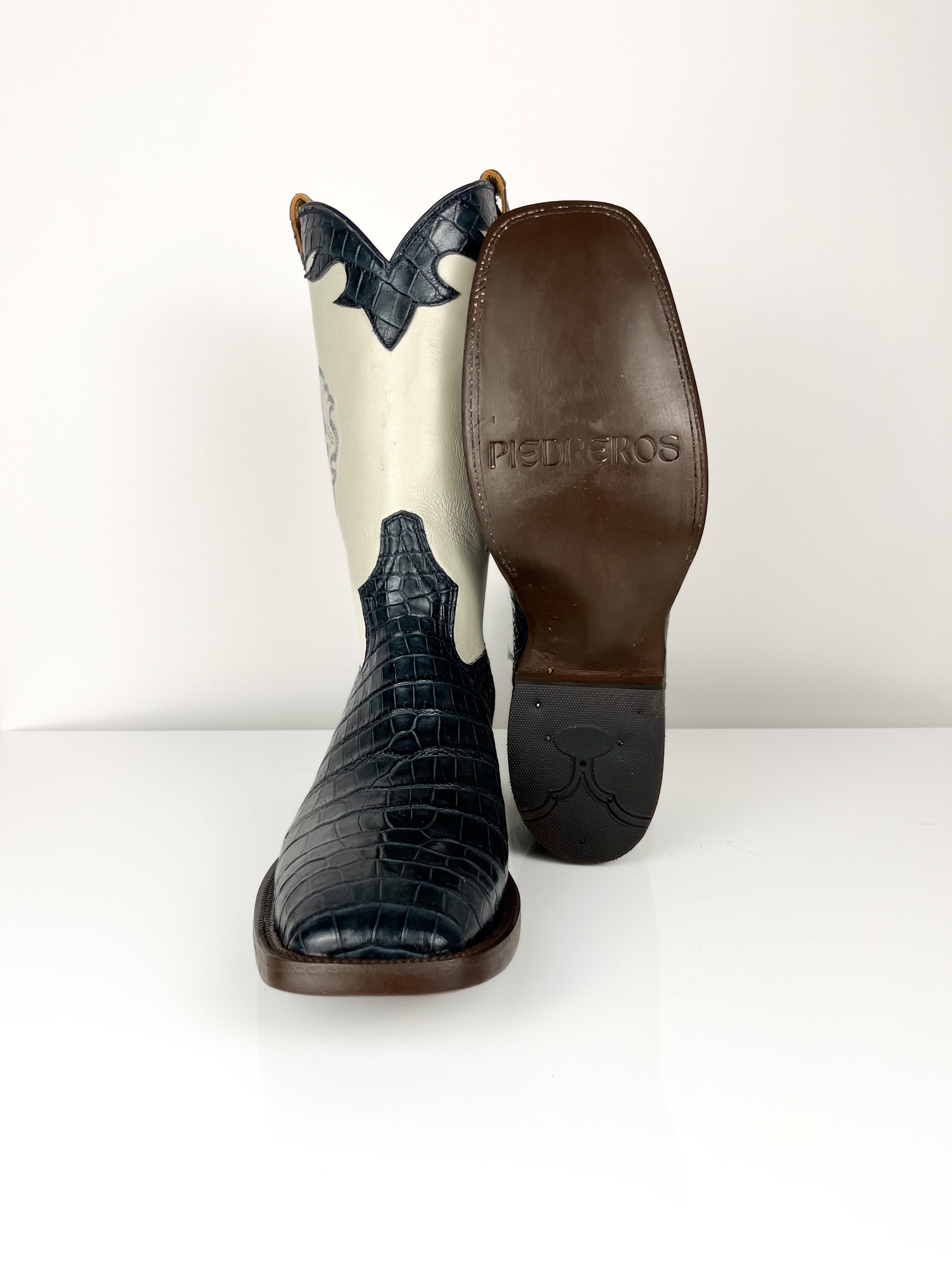 Men’s-Snow Hawk — detail shot