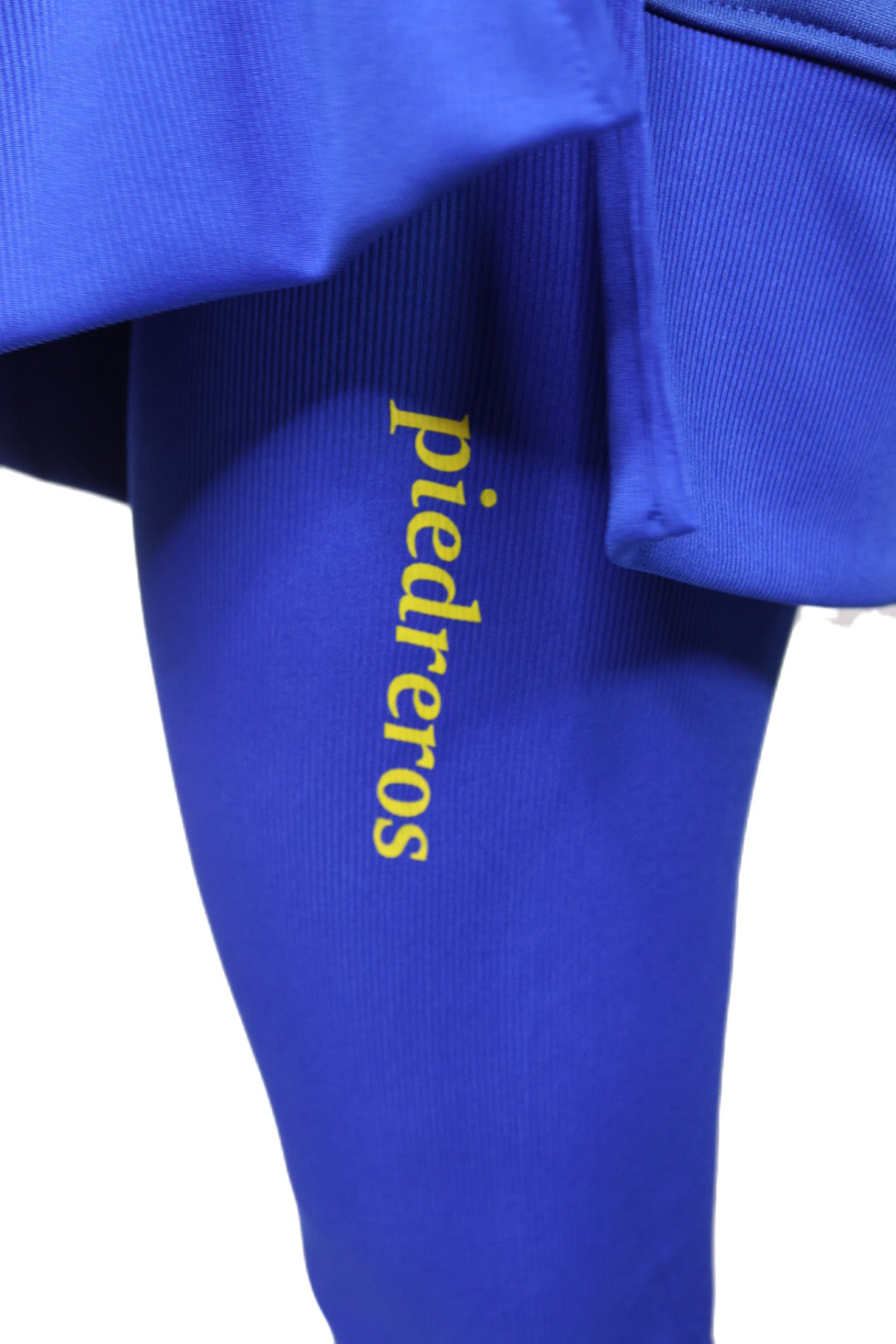 Piedreros Blue king sports set close up