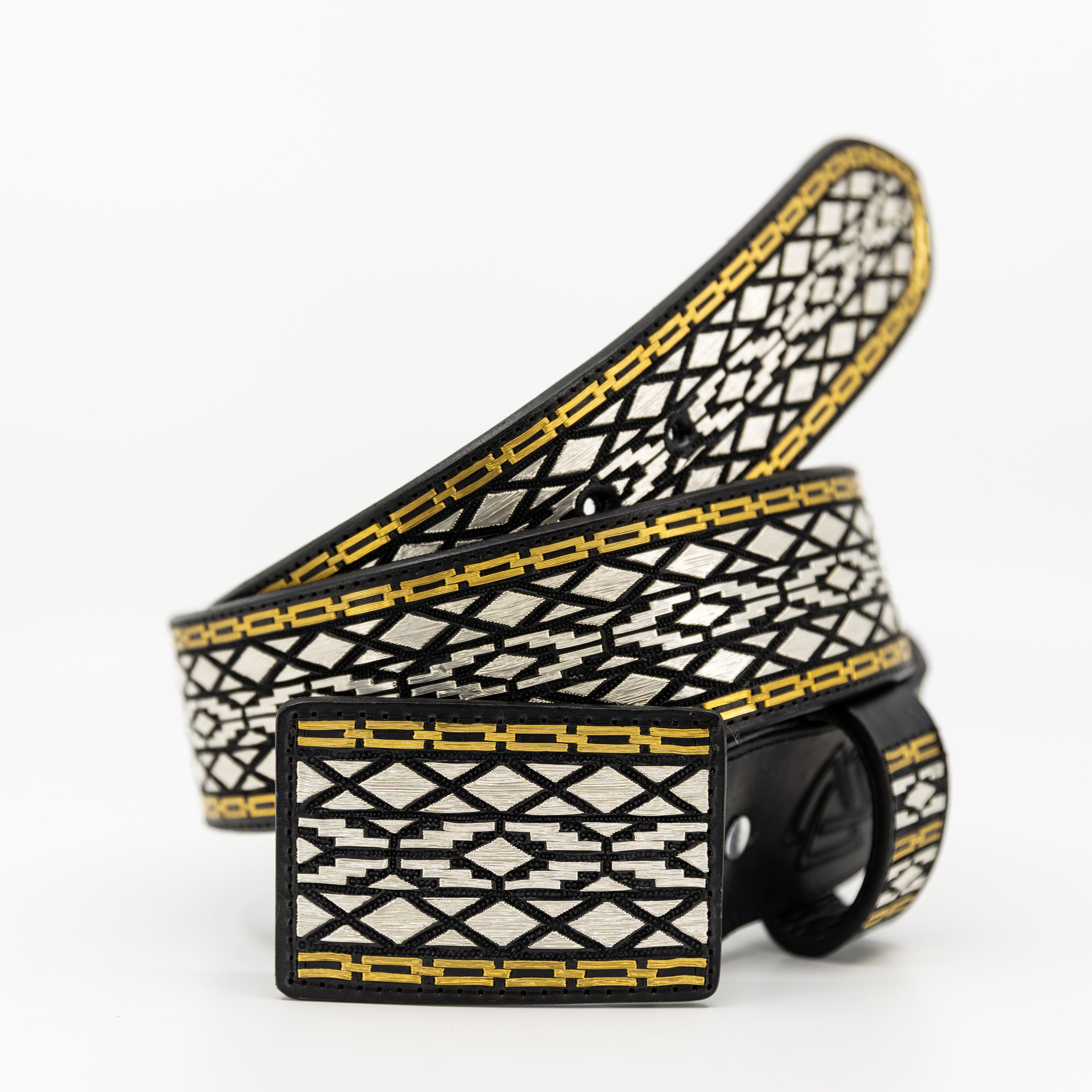 Cinto Hilo de Plata- Diamante — handcrafted leather belt by Cuadra Piedreros