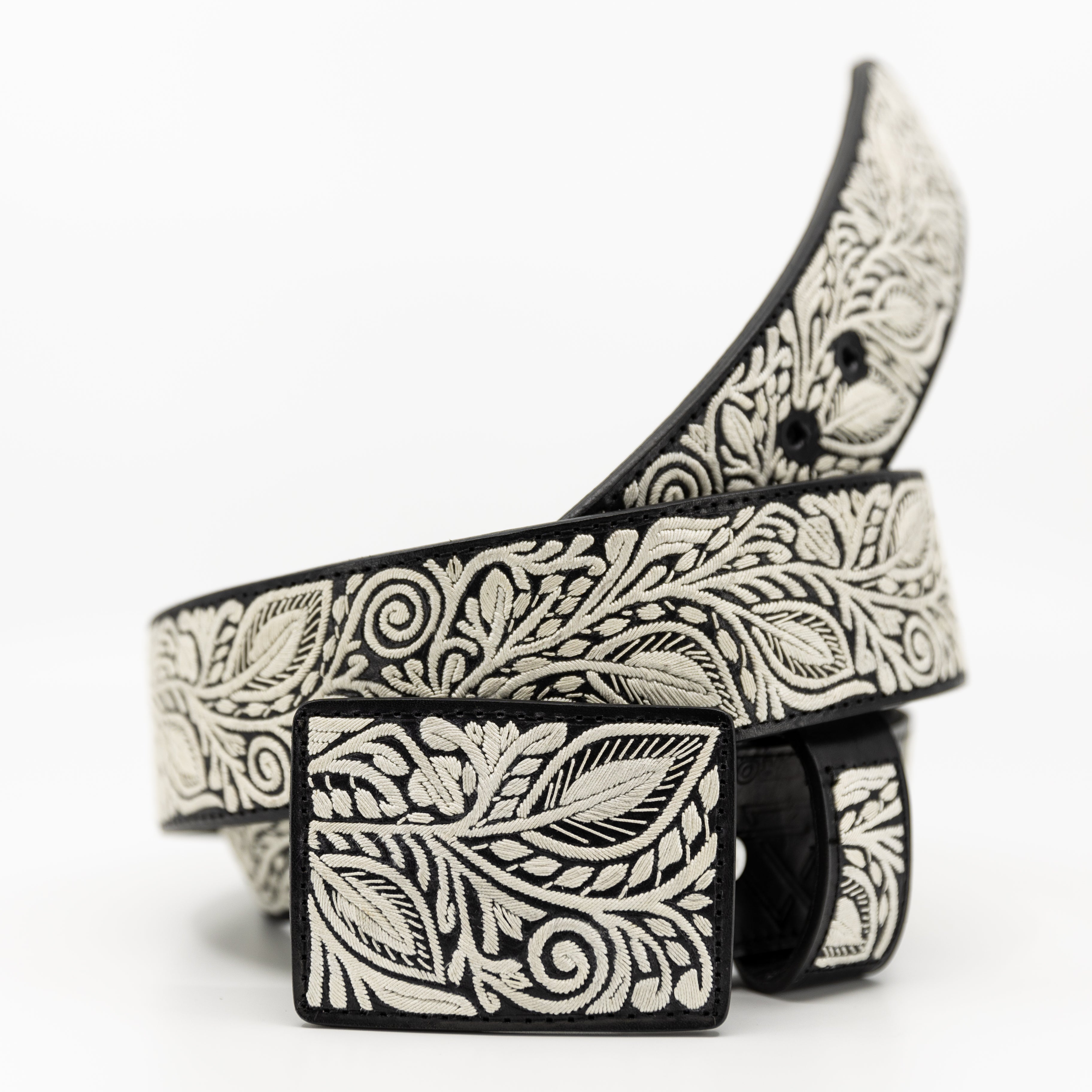 Cinto de Pita Fino- Gardenio — handcrafted leather belt by Cuadra Piedreros
